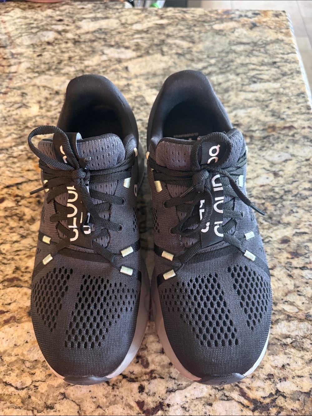On Running Cloud woman’s Running Shoes in Black